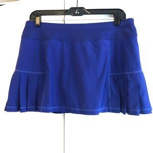 Athleta Workout Skirt w/ built in shorts. Size M